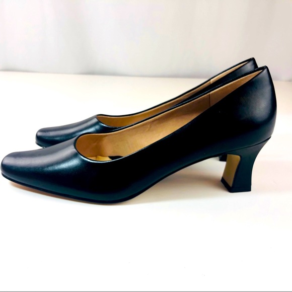 Donna Lawrence Fortune Black Heels - Picture 6 of 8